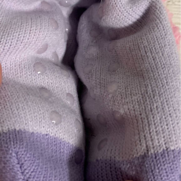 DISNEY PRINCESS TANGLED Rapunzel COZY SLIPPERS! Grippy Dots Cute Soft Sherpa NWT - Picture 6 of 7